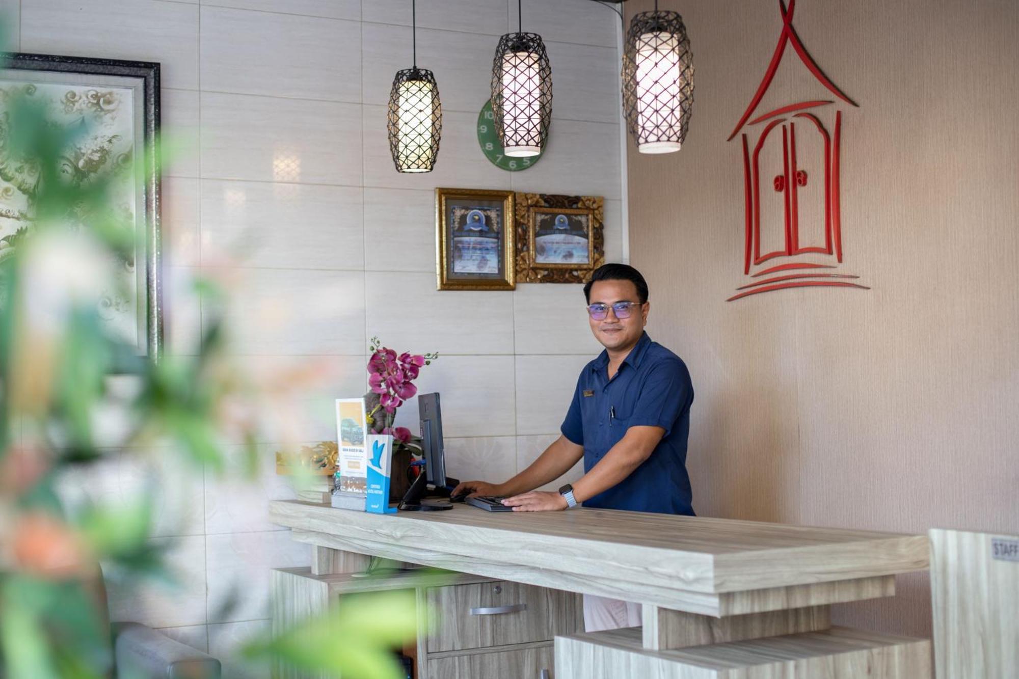 Angkul Angkul Beach Inn Kuta By Kamara Exterior foto
