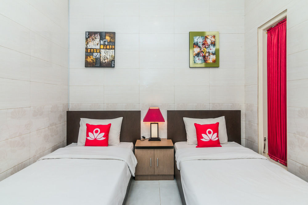 Angkul Angkul Beach Inn Kuta By Kamara Exterior foto