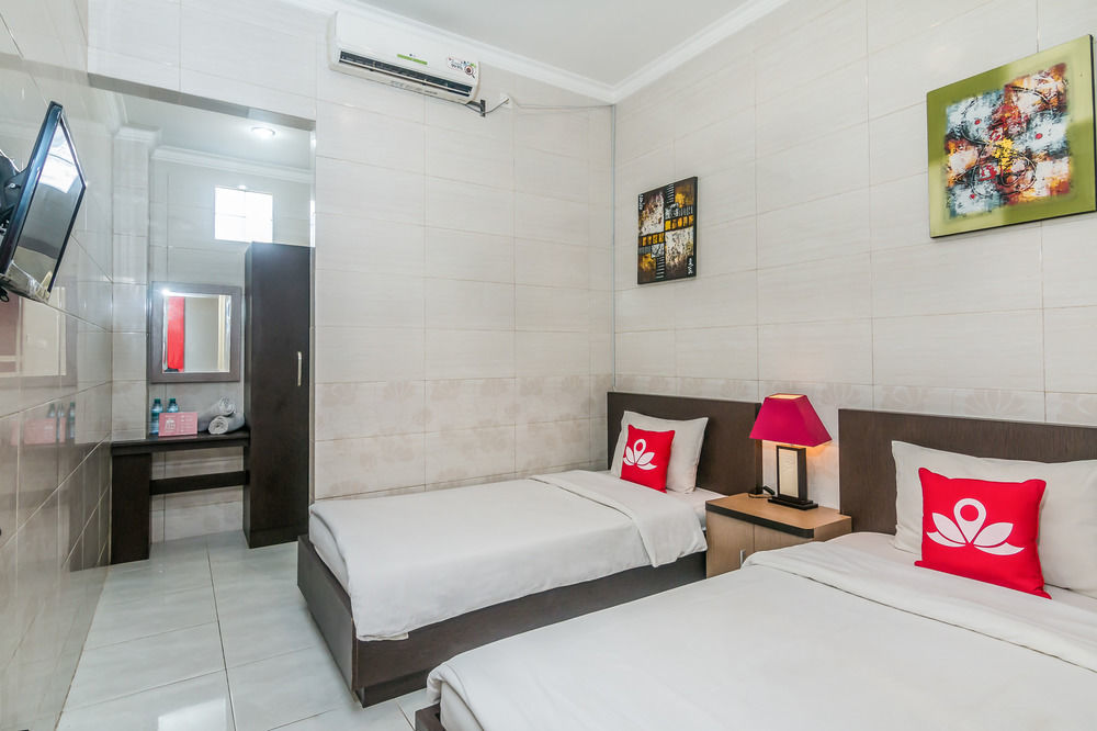 Angkul Angkul Beach Inn Kuta By Kamara Exterior foto