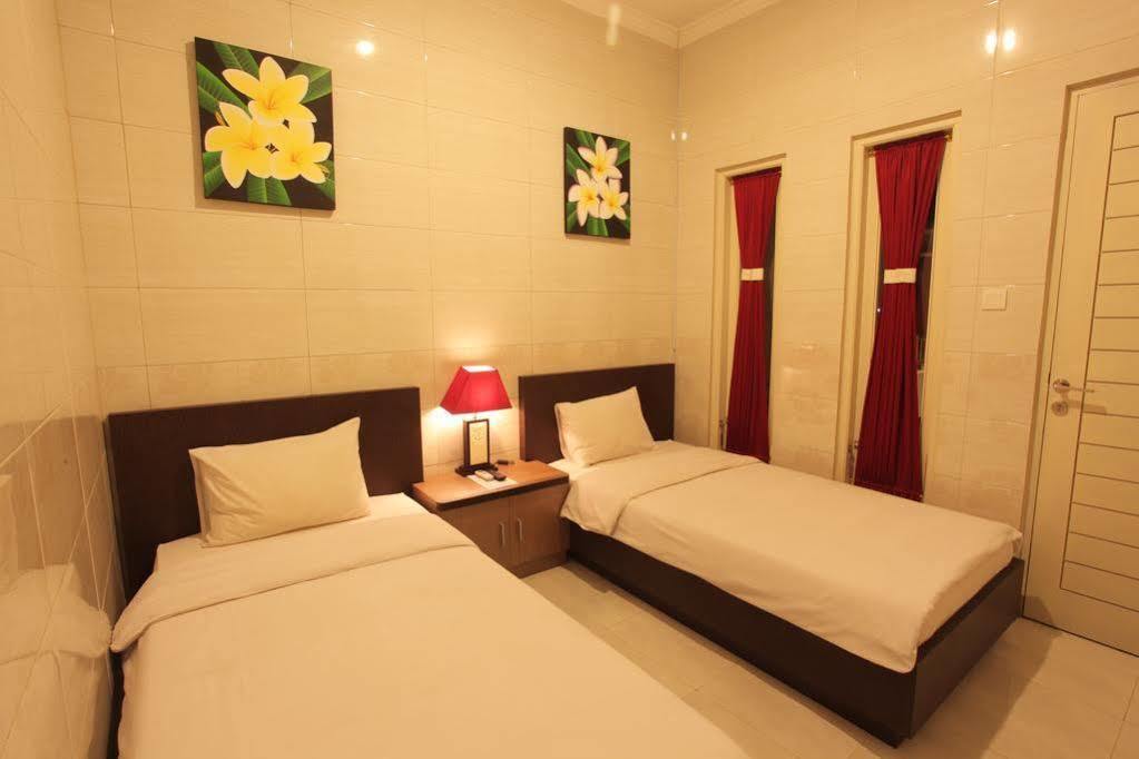 Angkul Angkul Beach Inn Kuta By Kamara Exterior foto